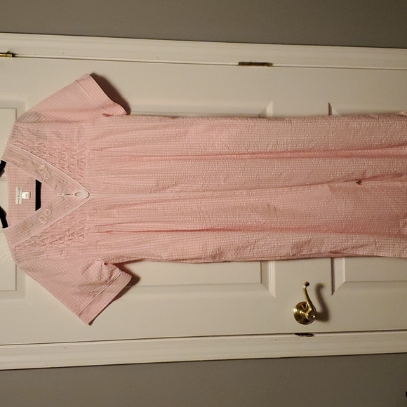 Miss Elaine Seersucker Robe - Picture 1 of 9
